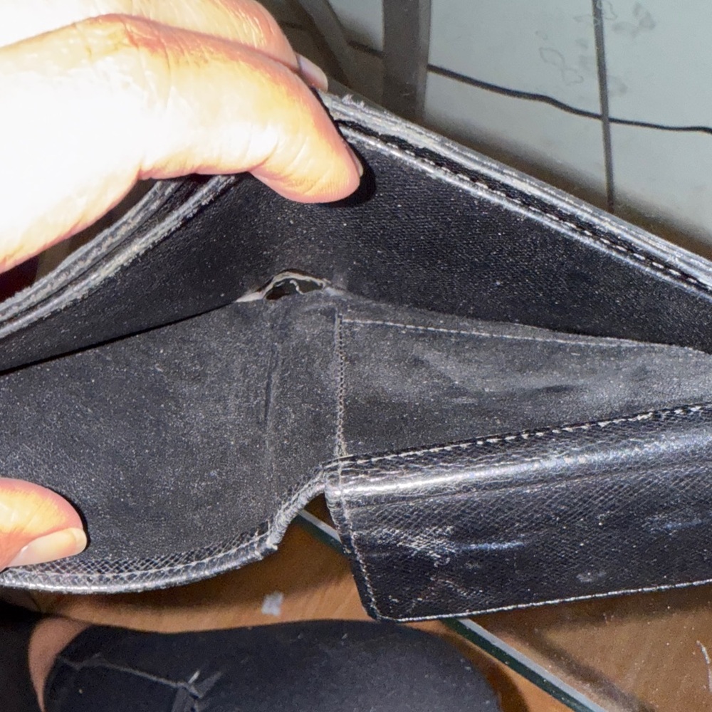 Black Textured Wallet - Picture 5 of 10